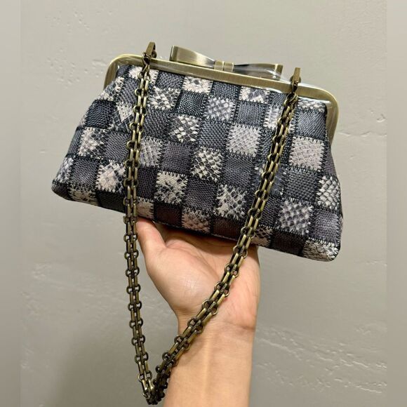 Handmade Embossed Leather Patchwork Bowknot Shaped Kisslock Clutch & 2 Straps - Picture 8 of 16